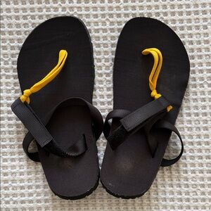 Vibram Black and Yellow Women's Sandals BAREFOOT